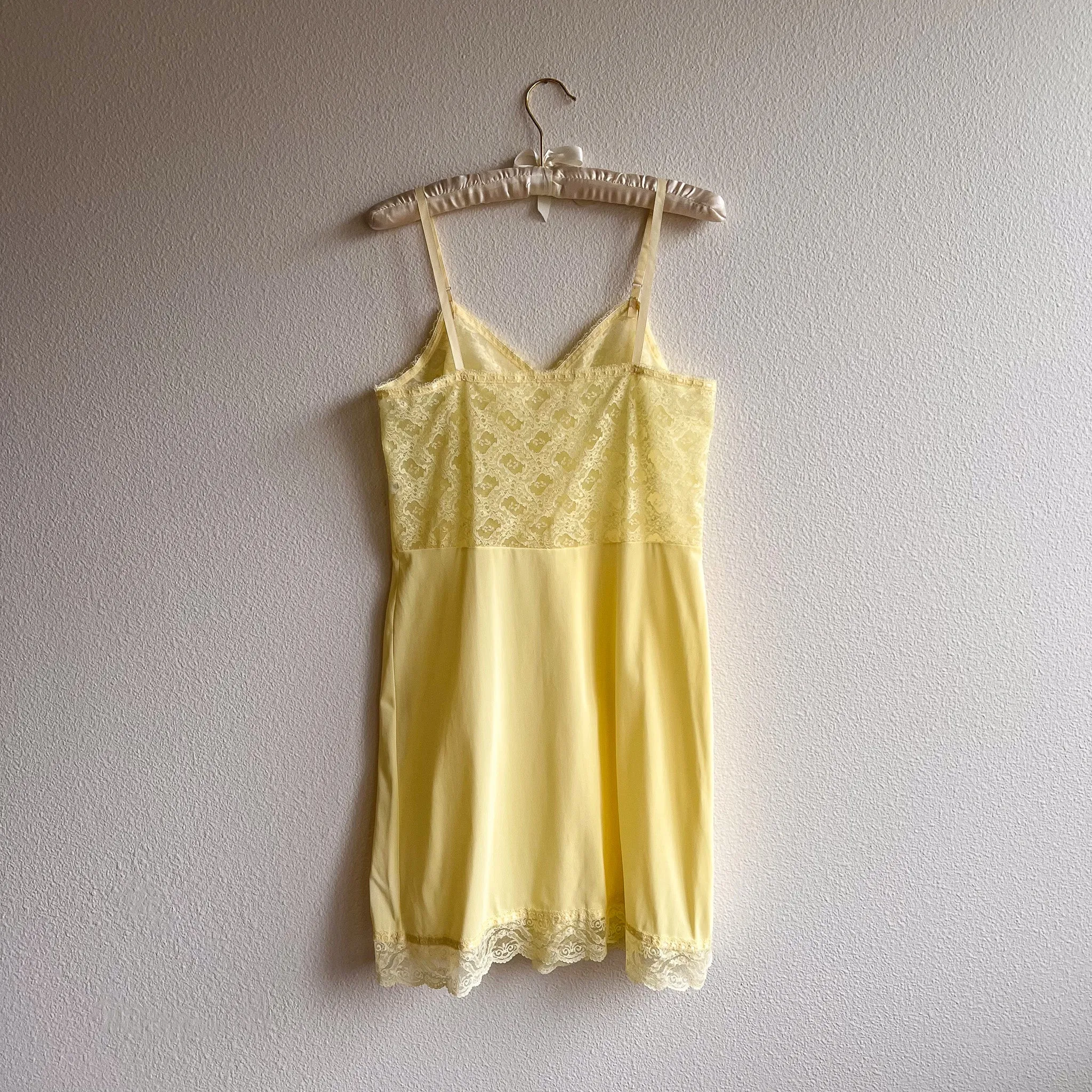 1960s Pale Yellow Slip Dress With Lace (S/M)