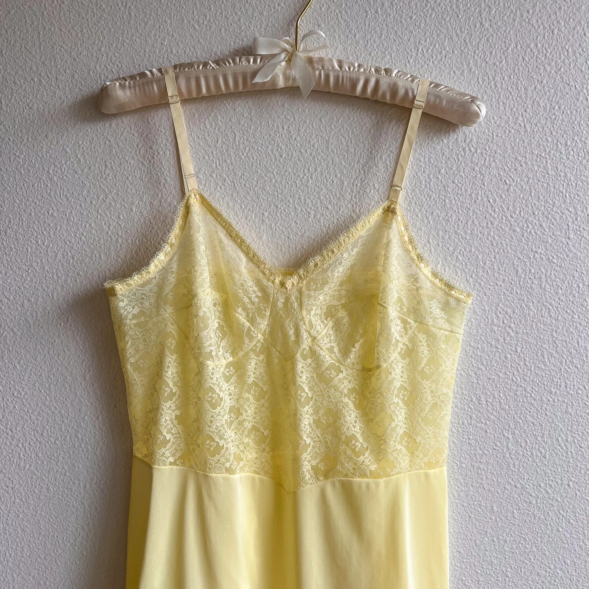 1960s Pale Yellow Slip Dress With Lace (S/M)