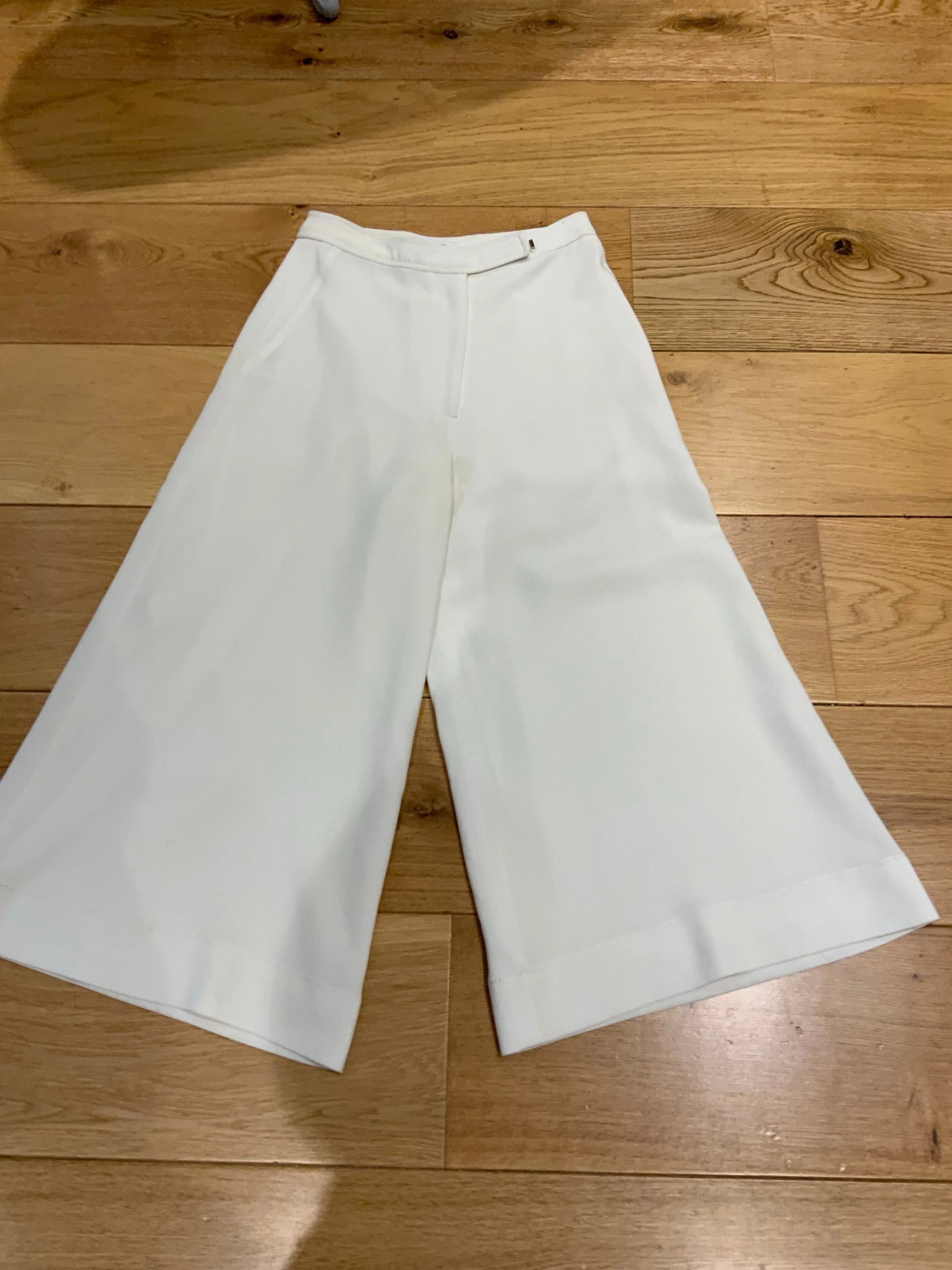 Elizabeth and James White Culottes Pants Trousers Size US 2 UK 6 ladies