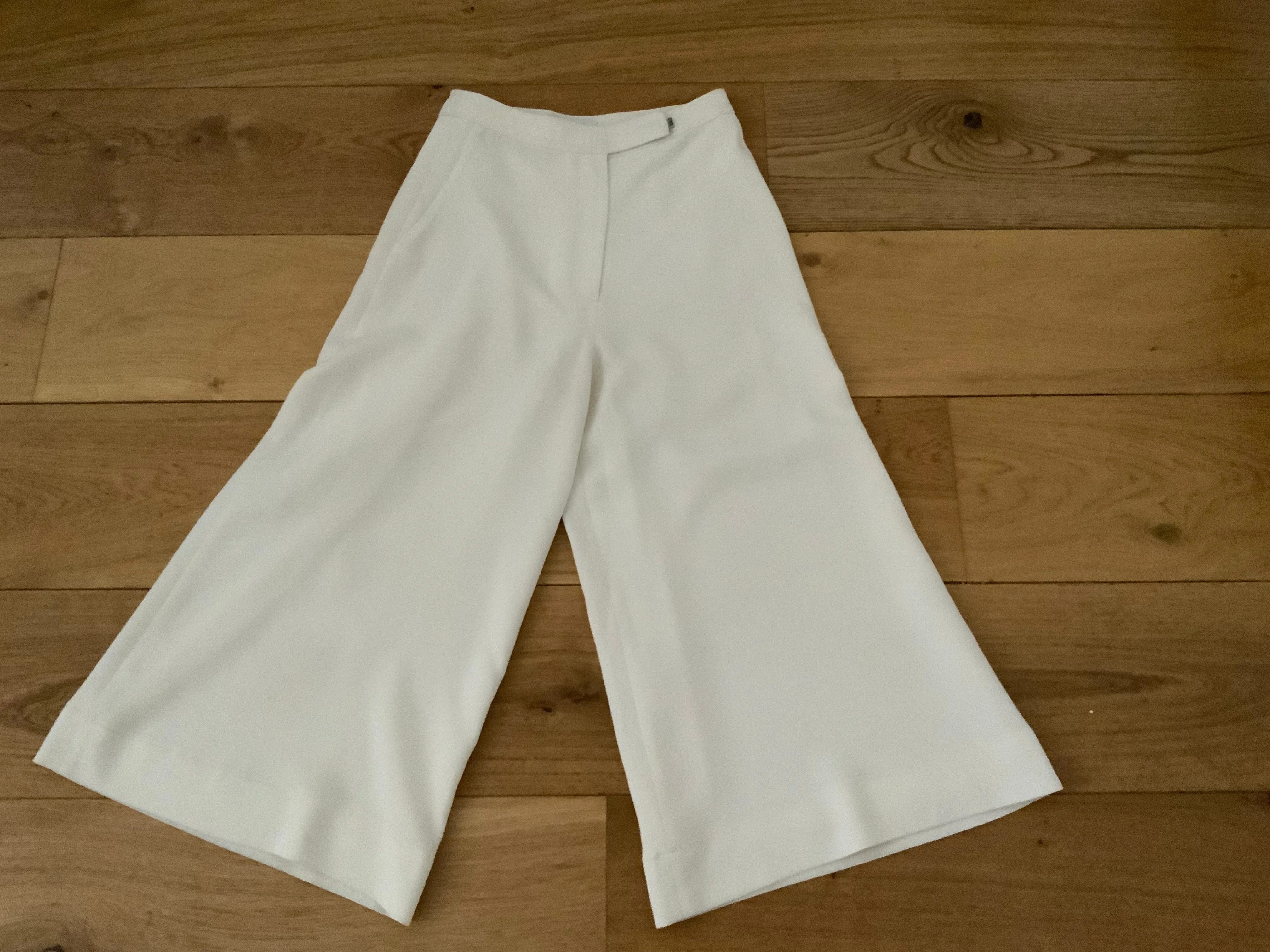 Elizabeth and James White Culottes Pants Trousers Size US 2 UK 6 ladies