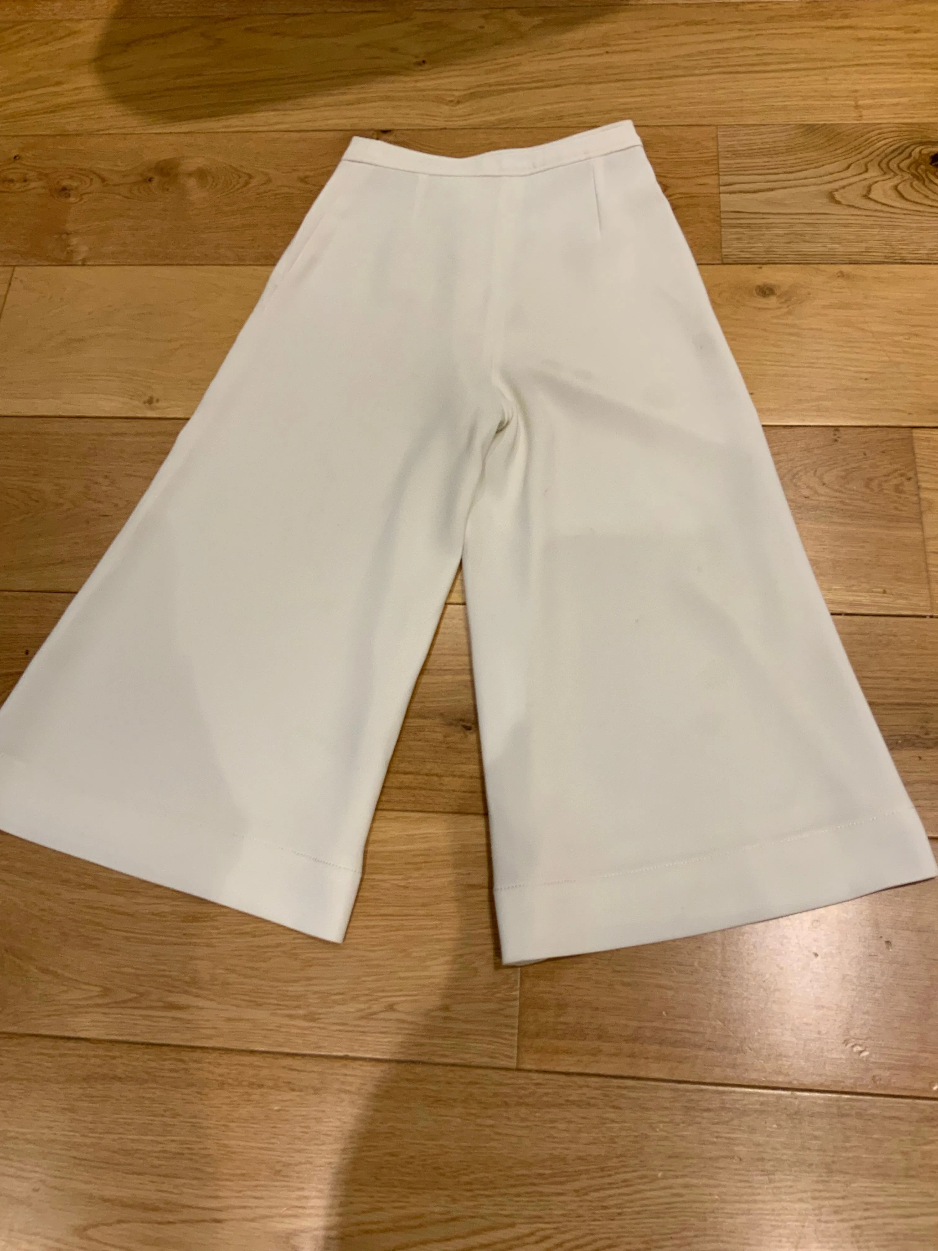 Elizabeth and James White Culottes Pants Trousers Size US 2 UK 6 ladies