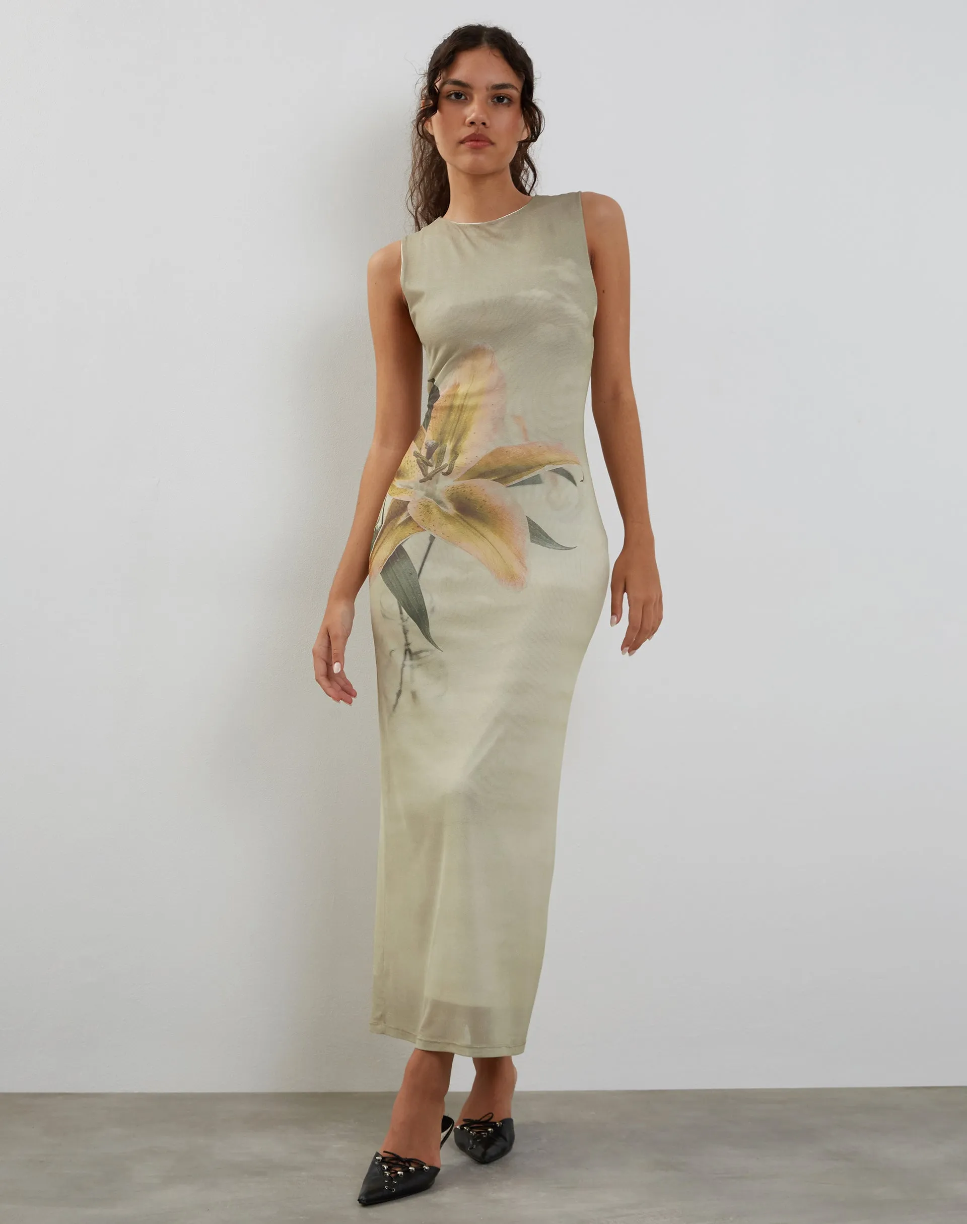 Fayola Printed Maxi Dress in Yellow Lily Print