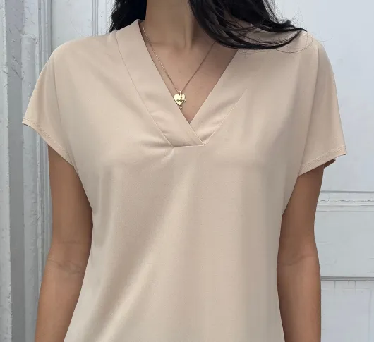 Iris - V Neck Tee in Champagne