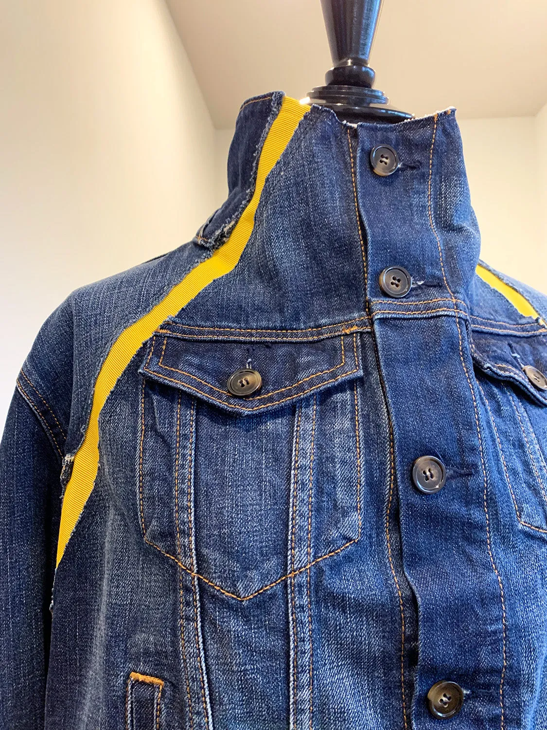 LUTZ HUELLE  TRACK DENIM JACKET