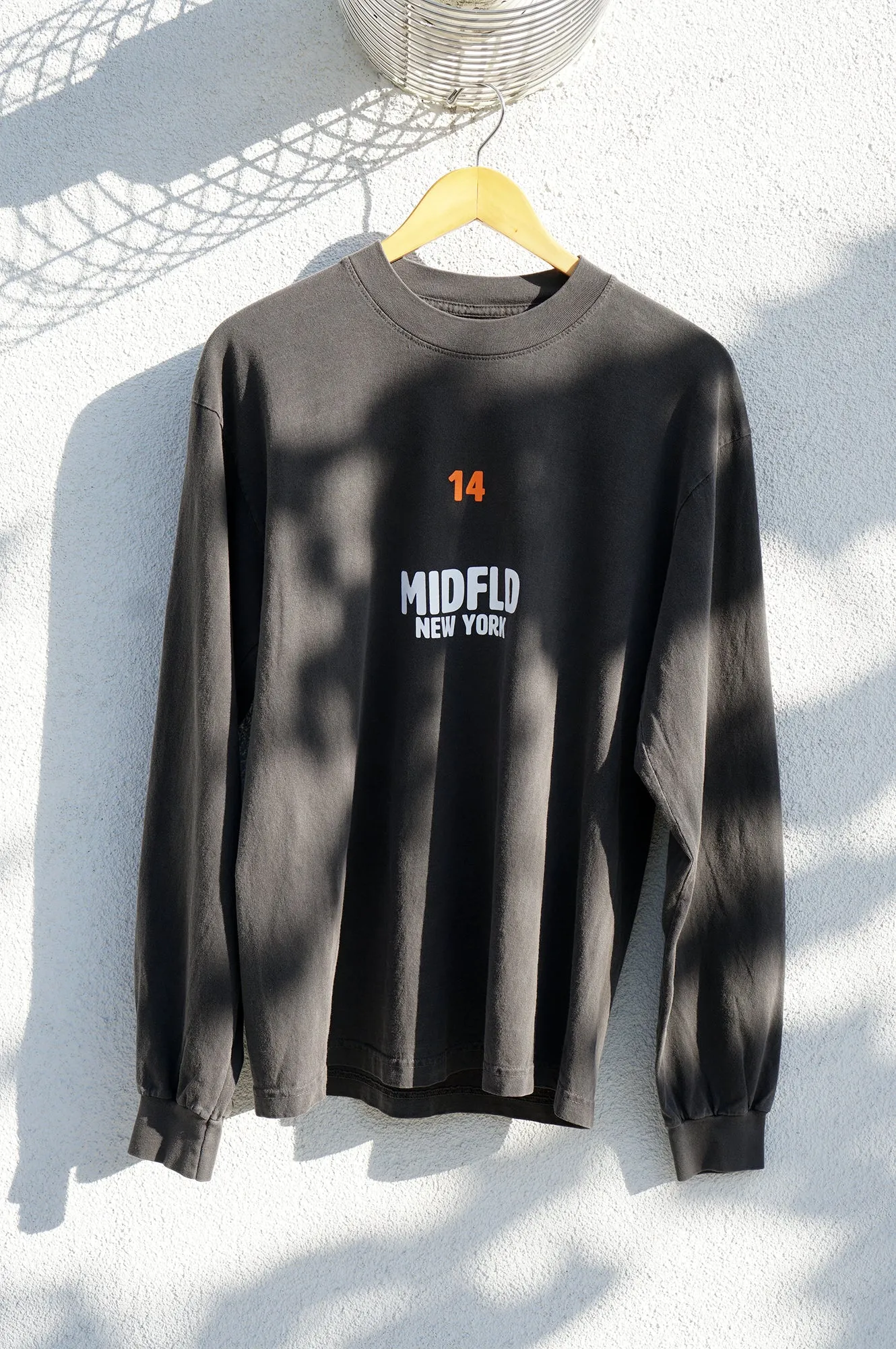 MIDFLD Right Here Long Sleeve Crewneck T-Shirt - Vintage Black